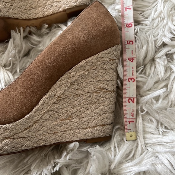 Size 7 Michael Kors tan suede espadrille wedge shoe - Picture 4 of 7
